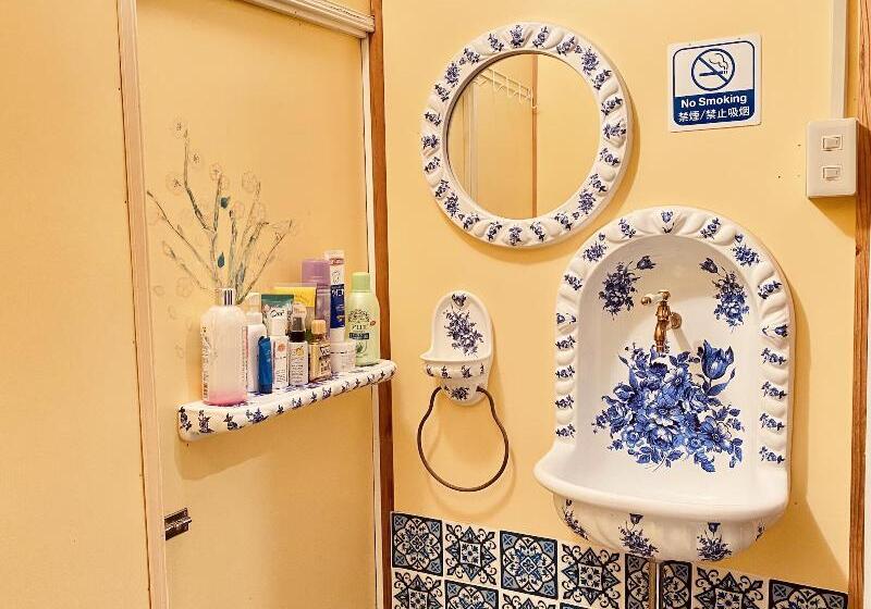 デラックスルーム, Eastern Palace