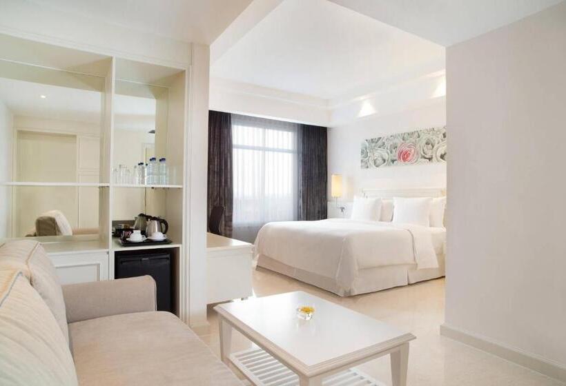 带城市景观和大床的豪华房间, Four Points By Sheraton Bandung