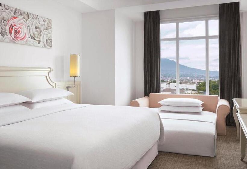 도시전망 디럭스룸 킹침대, Four Points By Sheraton Bandung