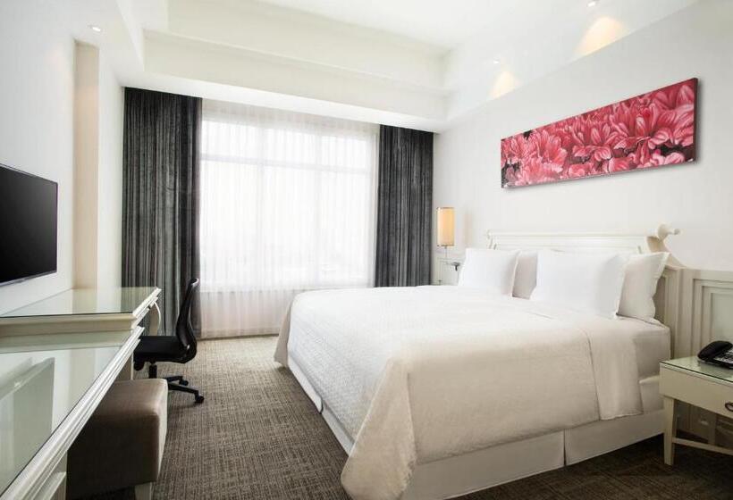 带大床的经典房间, Four Points By Sheraton Bandung
