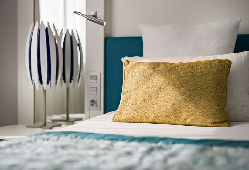 Номер Superior, Golden Tulip Marseille Euromed