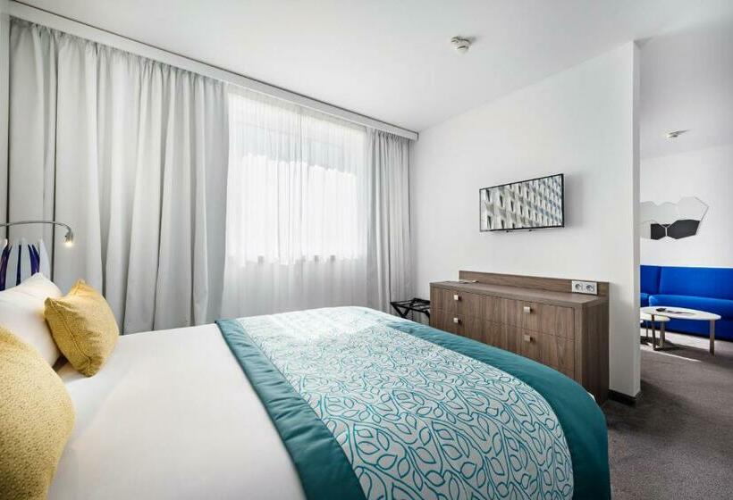 Junior Suite, Golden Tulip Marseille Euromed