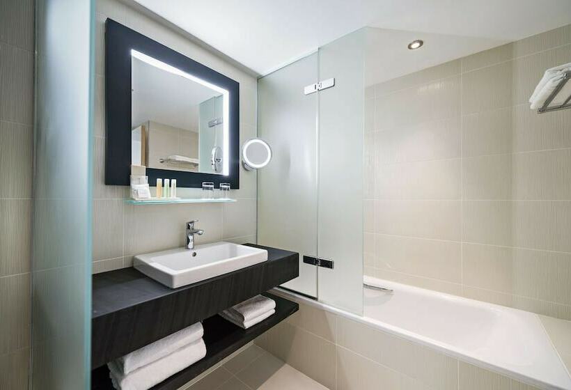 Полулюкс, Golden Tulip Marseille Euromed