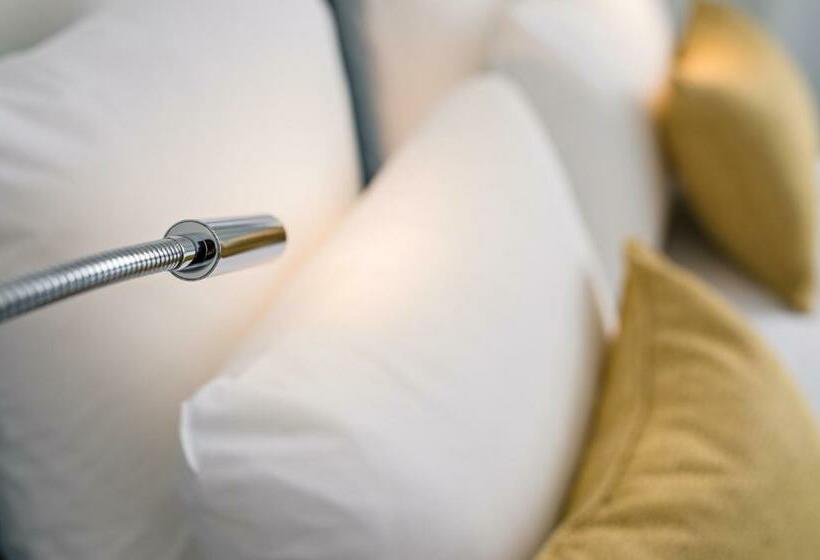 Suite Executive Vue Mer, Golden Tulip Marseille Euromed