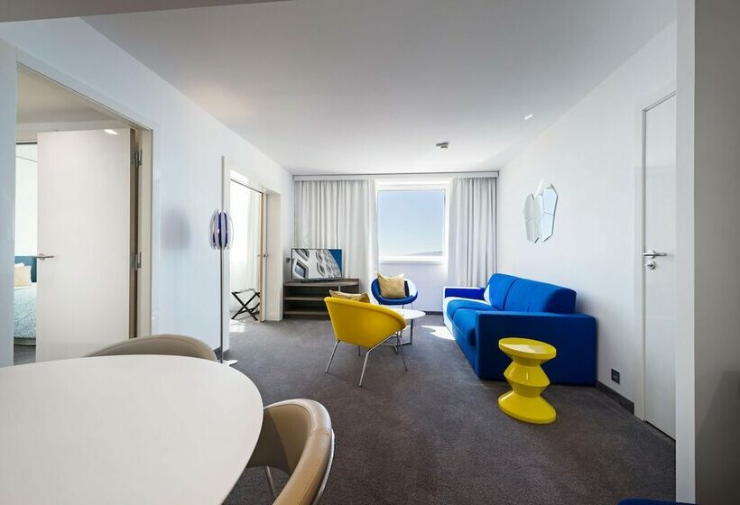 Suite Executive Vue Mer, Golden Tulip Marseille Euromed