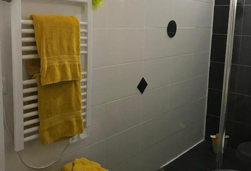 Номер Стандарт, B&b Le Miroir Aux Fées Bordeaux
