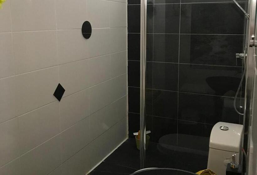Номер Стандарт, B&b Le Miroir Aux Fées Bordeaux