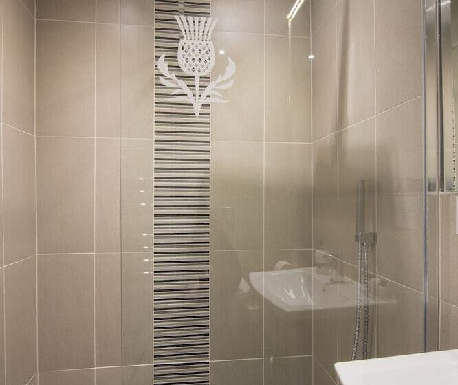 استودیوی استاندارد, Court Residence Apart