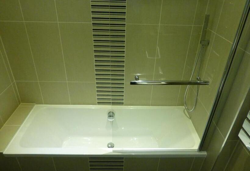 استودیوی استاندارد, Court Residence Apart