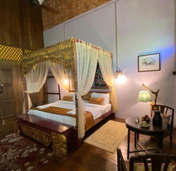 Стандартный Номер Кровать Кинг, Kelantan House