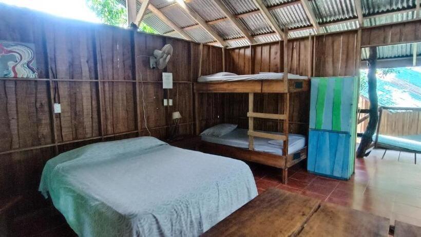 Quarto Quadruplo Estandar Banheiro Compartilhado, Flutterby House Hostel