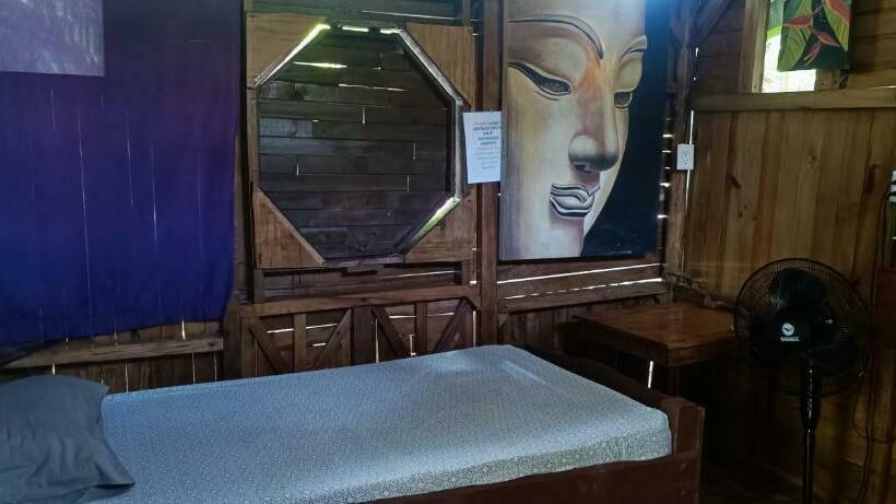 Quarto Economy, Flutterby House Hostel