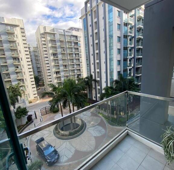 דירה בת חדר שינה 1 עם מרפסת, Near Airport Condotel