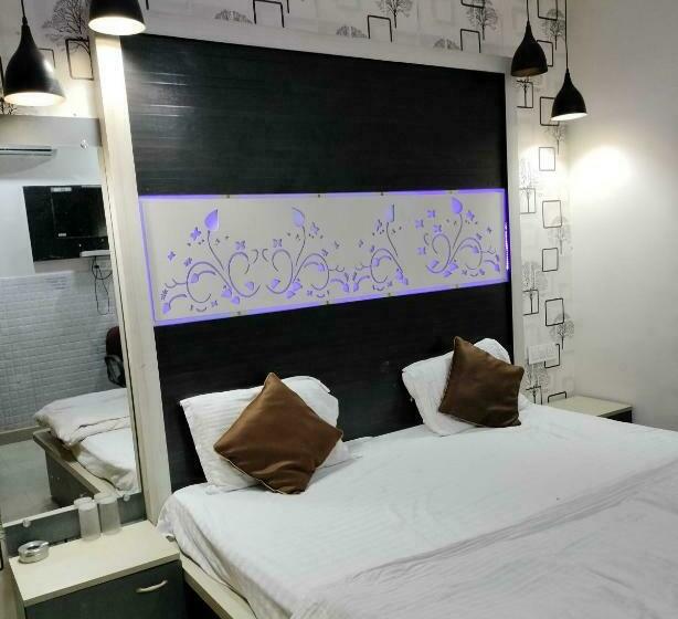 Quarto Triplo Clássico, Flagship Aashirwad Guest House