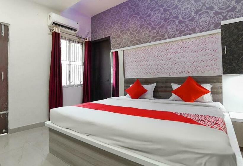 Quarto Triplo Clássico, Flagship Aashirwad Guest House