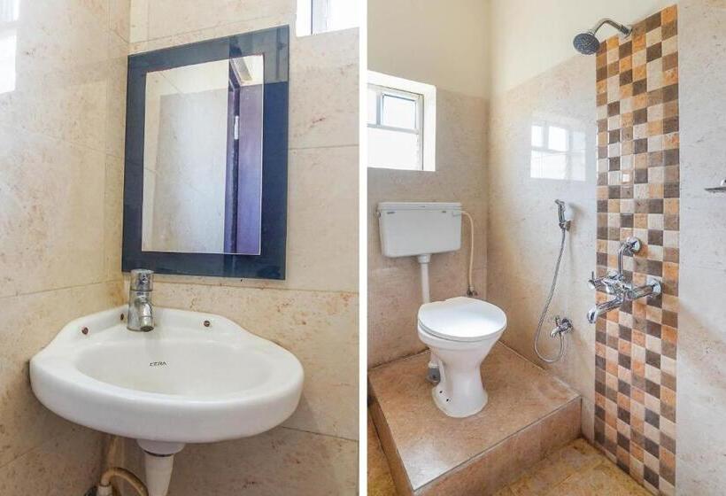Quarto Triplo Clássico, Flagship Aashirwad Guest House