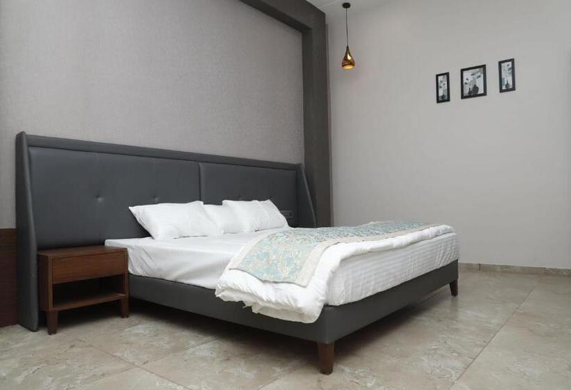 Трехместный Номер Deluxe, Oyo 80950b Samrat Lodge