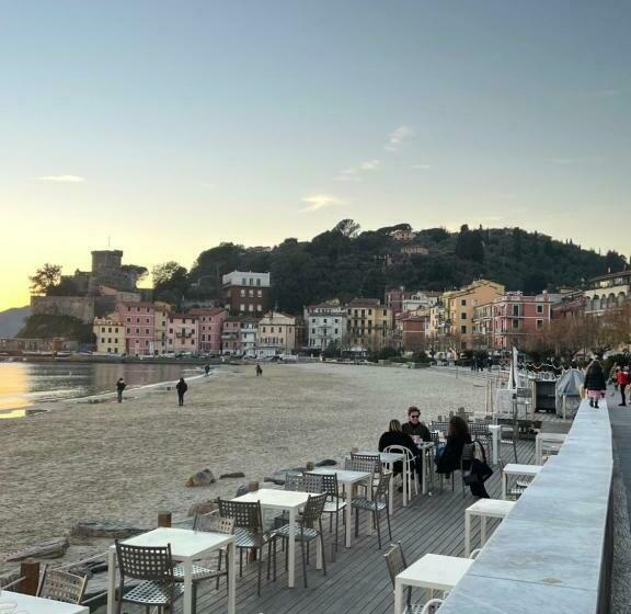 اتاق استاندارد چهار تخته, La Torretta A San Terenzo
