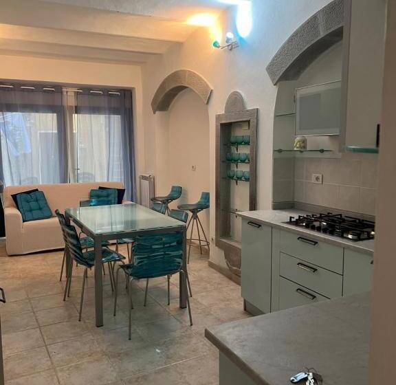 اتاق دوبلکس, La Torretta A San Terenzo