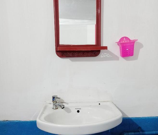 经济房, Shiv Sai Huts