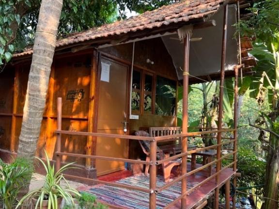 经济房, Shiv Sai Huts