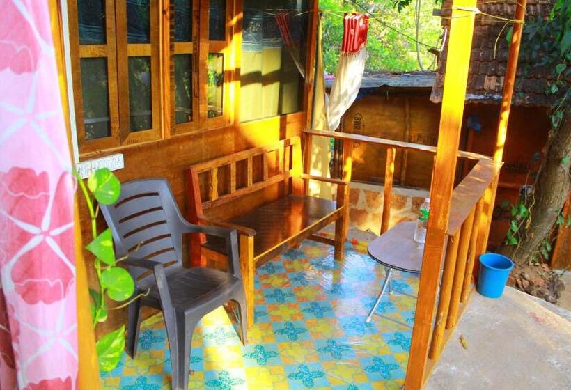 经济房, Shiv Sai Huts
