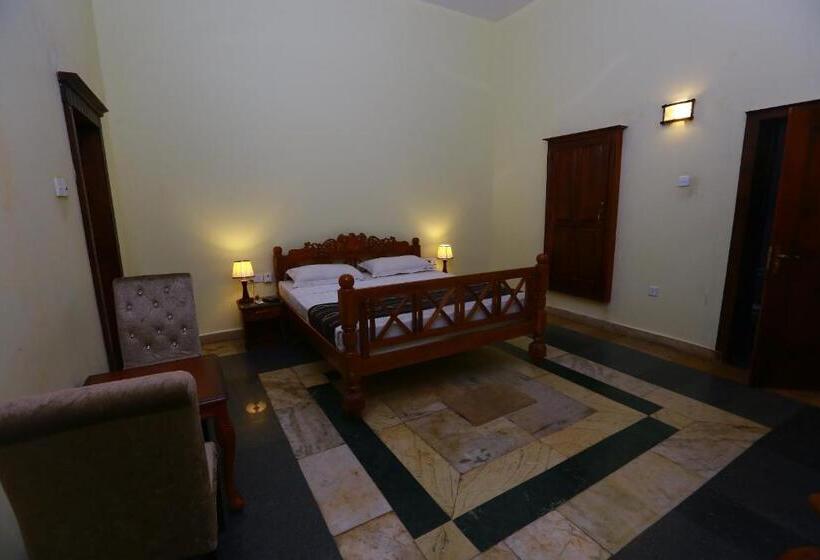 Номер Deluxe, Peradeniya Rest House