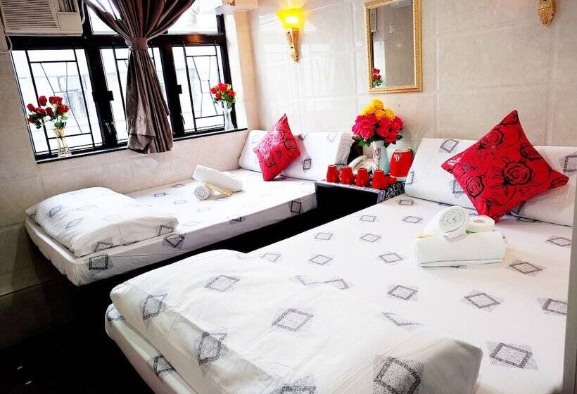 اتاق خانوادگی, Paris Guest House