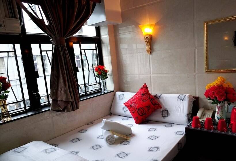 اتاق خانوادگی, Paris Guest House