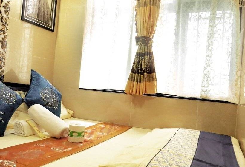 اتاق استاندارد یک نفره, Paris Guest House