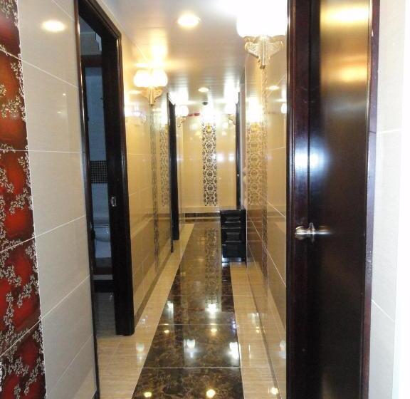 تختخواب در اتاق مشترک, Paris Guest House