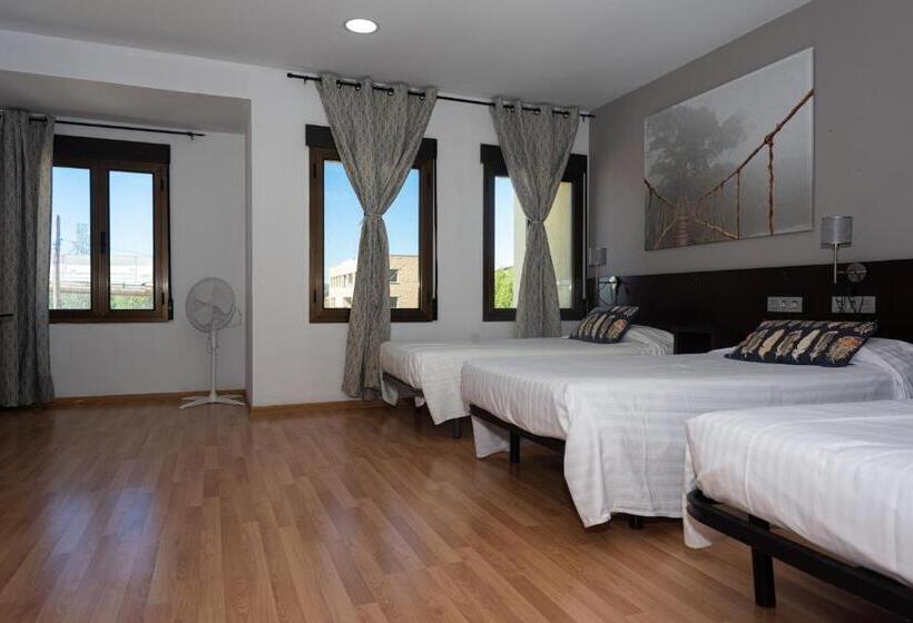 חדר סטנדרט לשלושה, Hostal Venta De Valcorba