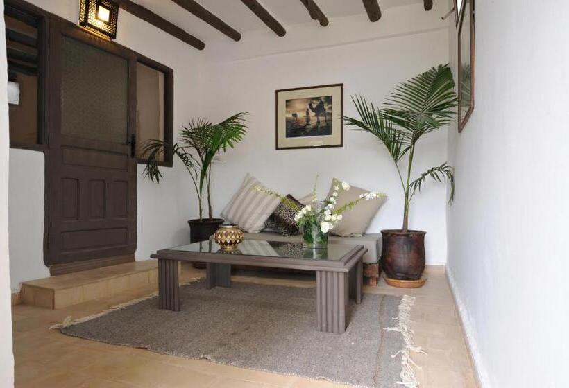 Четырехместный Номер Стандарт, Le Petit Hôtel Du Flouka