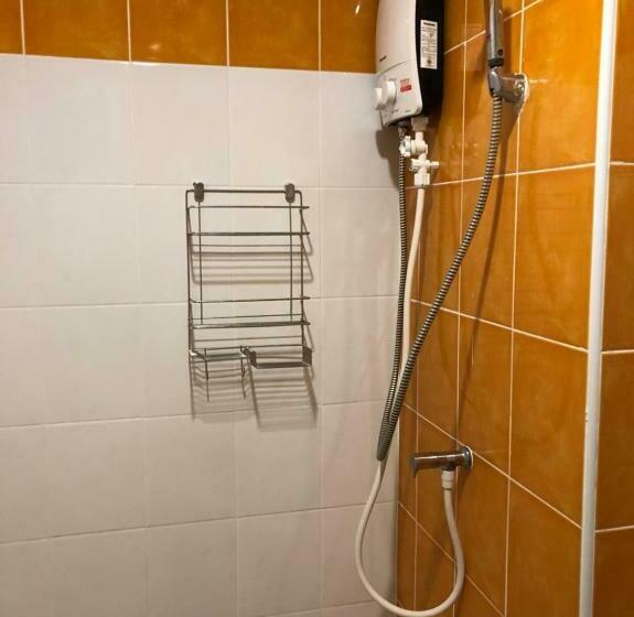 اتاق استاندارد با بالکن, W Apartment Hat Yai