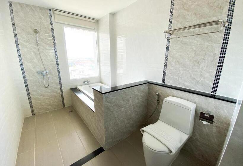 Quarto Quádruplo Premium, Vareena Palace