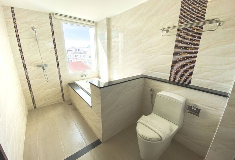 Quarto Triplo Deluxe, Vareena Palace