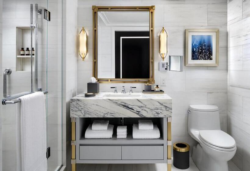 带大床的标准工作室, Fairmont Royal York Gold Experience