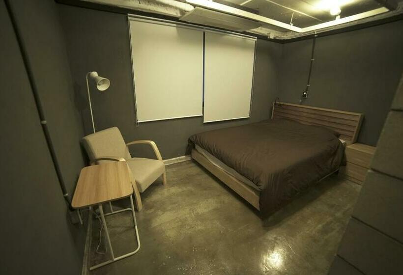 Quarto Deluxe, That House Hongdae