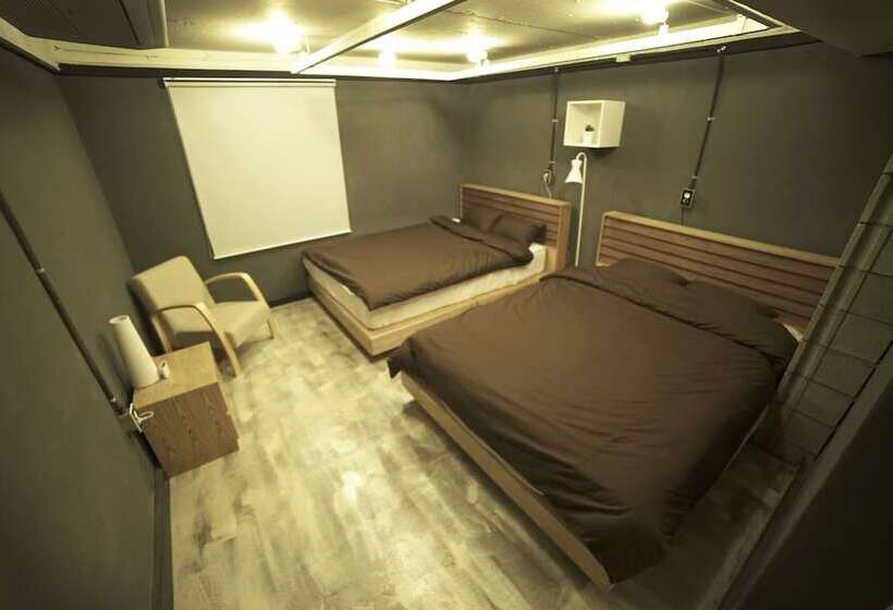 Quarto Familiar, That House Hongdae