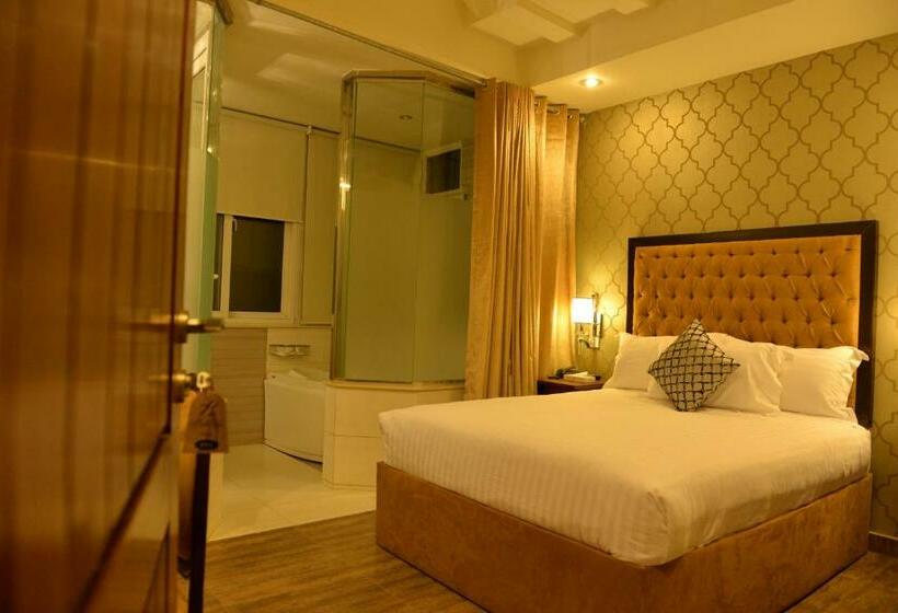 Deluxe Room, Bella View Lounge