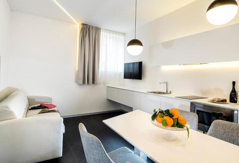 سوئیت رویال, Duomo Suites & Spa