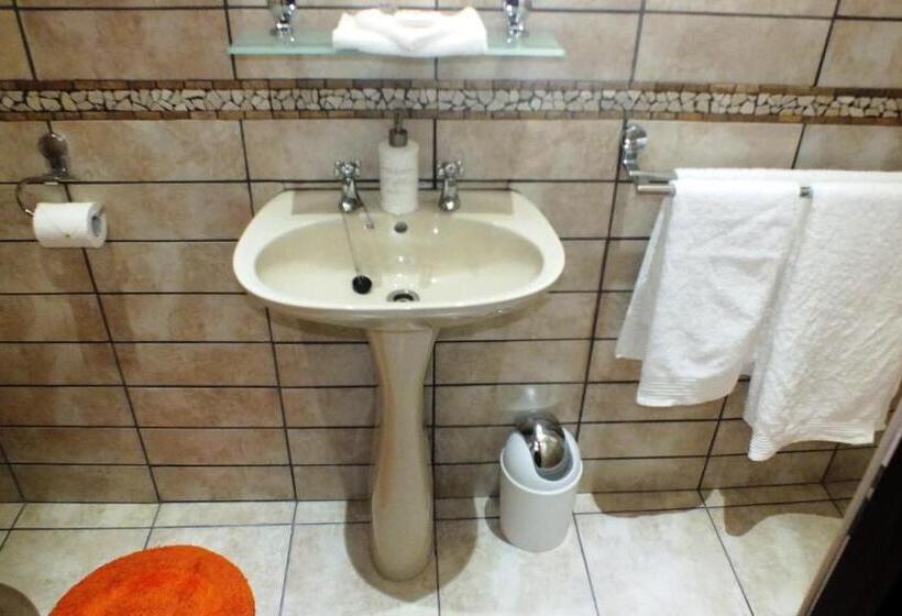 Номер Deluxe, White Shark Guest House