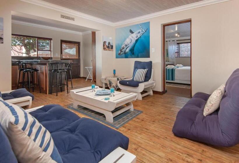 Дом 2 Спальни, White Shark Guest House