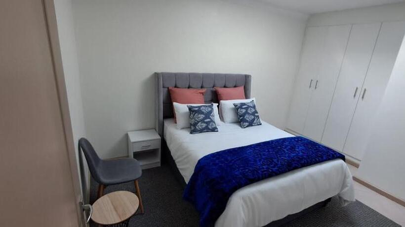 Президентский Люкс, Haresca Luxury Accommodation Parow