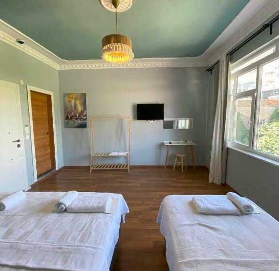 اتاق لوکس سه تخته, Antalya B&b