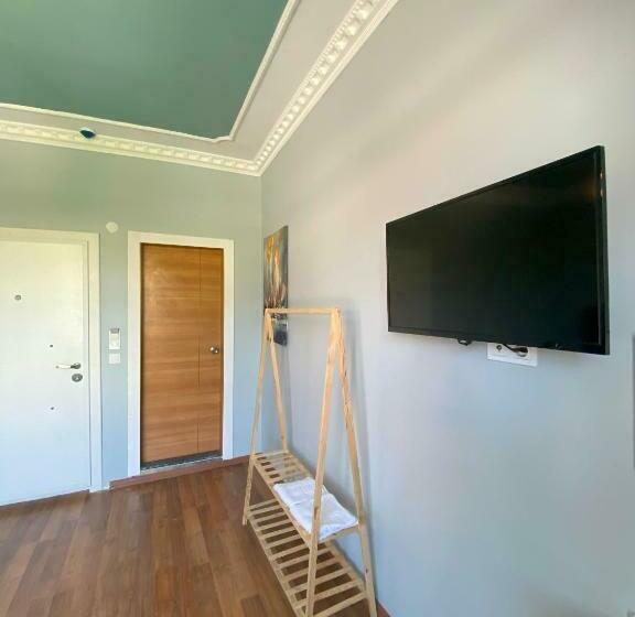 اتاق لوکس سه تخته, Antalya B&b