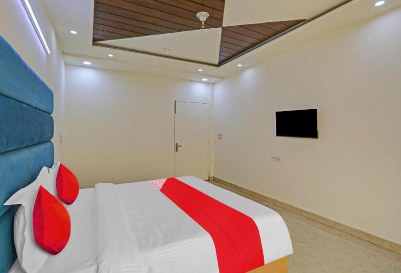 Quarto Triplo Clássico, Golden Key Inn Punjabi Bagh