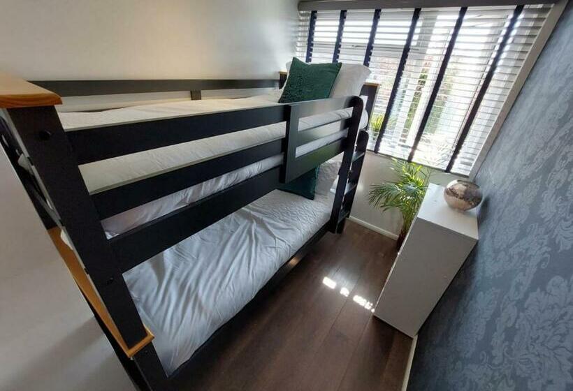 Дом 1 Спальня, Perfect Cowes Retreat With Hot Tub