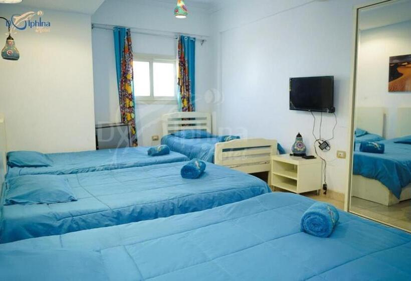 חדר דלוקס לארבעה, Dolphina Hotel & Restaurant