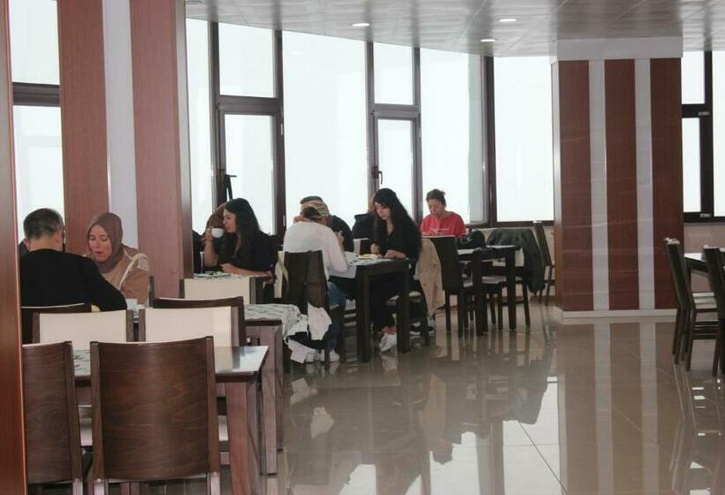 패밀리 룸 산 전망, Sultanmurat Aymeydanı